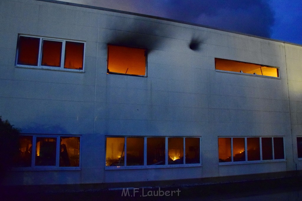 Grossbrand Halle Troisdorf Kriegsdorf Junkersring P443.JPG - Miklos Laubert